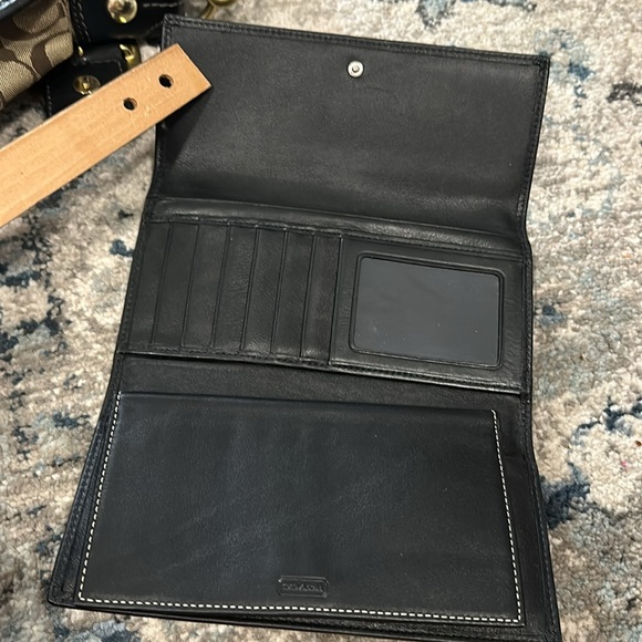 Coach Bleeker Black Leather Legacy Brown Signature Flap Buckle Bag and wallet - Picture 9 of 15